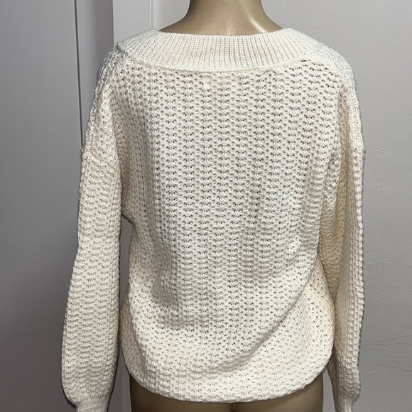 NWT SO Preppy Knit V-Neck Pullover Plush Sweater M - Picture 4 of 7